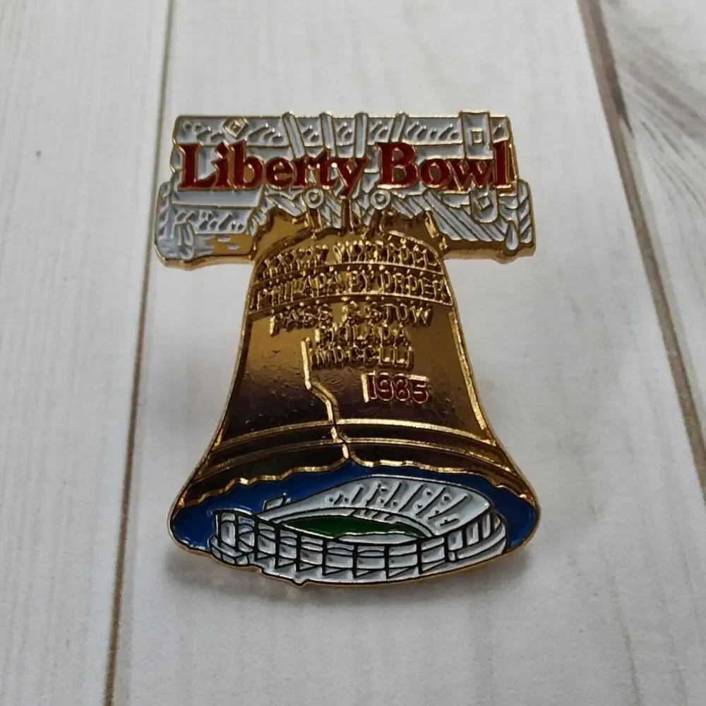 1985 Liberty Bowl LSU Tigers Baylor Bears Pin College Football NCAA